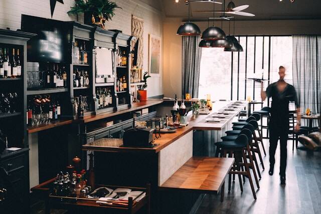 Restaurant bar
