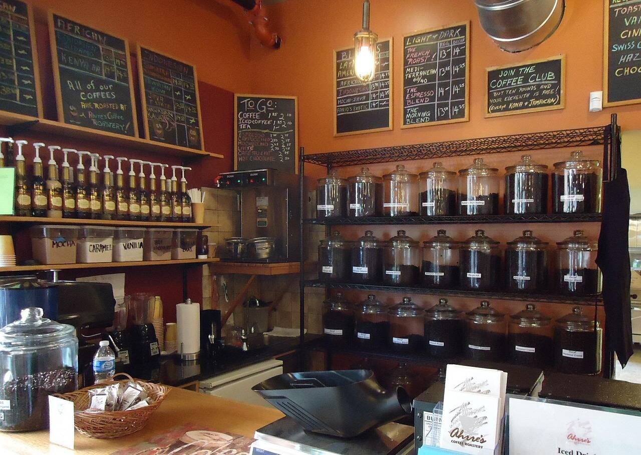 Coffee shop in Vallejo with tea selection and terra cotta interior paint